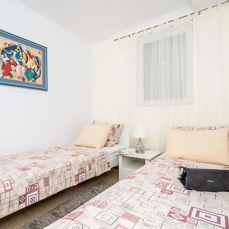 Luciana - Five-bedroom With Two Pools And Center Mlini