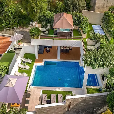 Luciana - Five-bedroom With Two Pools And Center * Mlini
