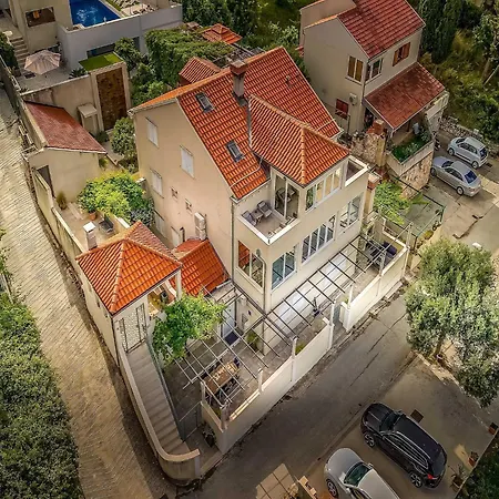 Luciana - Five-bedroom With Two Pools And Center Villa Mlini